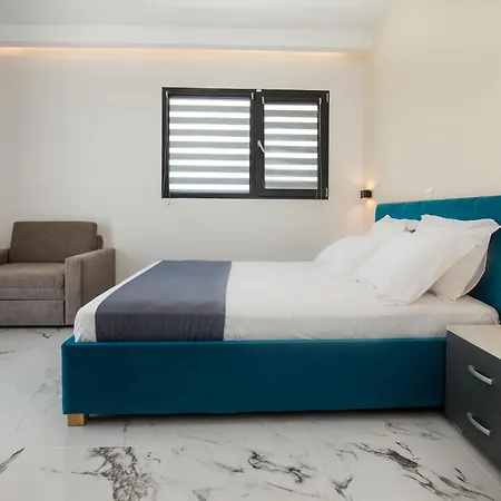 Kataleya Poolside Aparthotel 4*